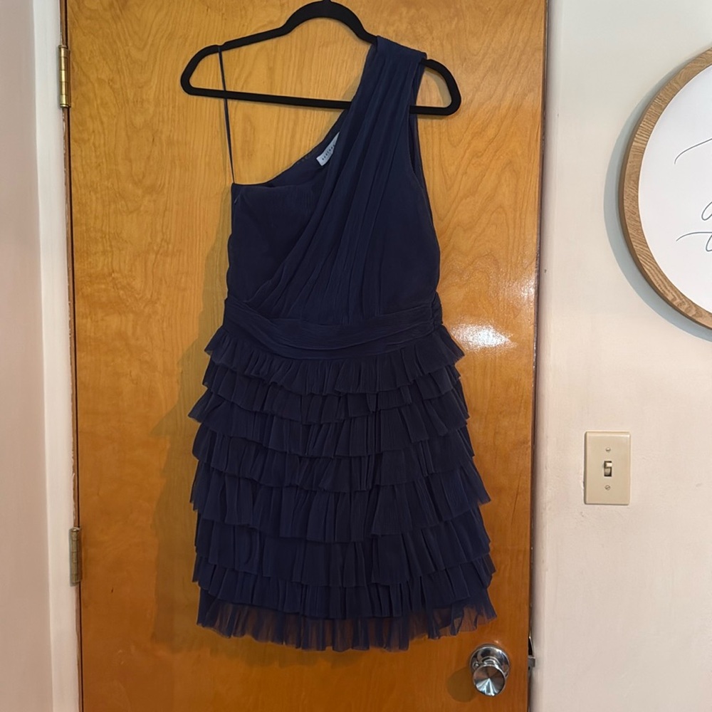 Dress - Picture 2 of 6